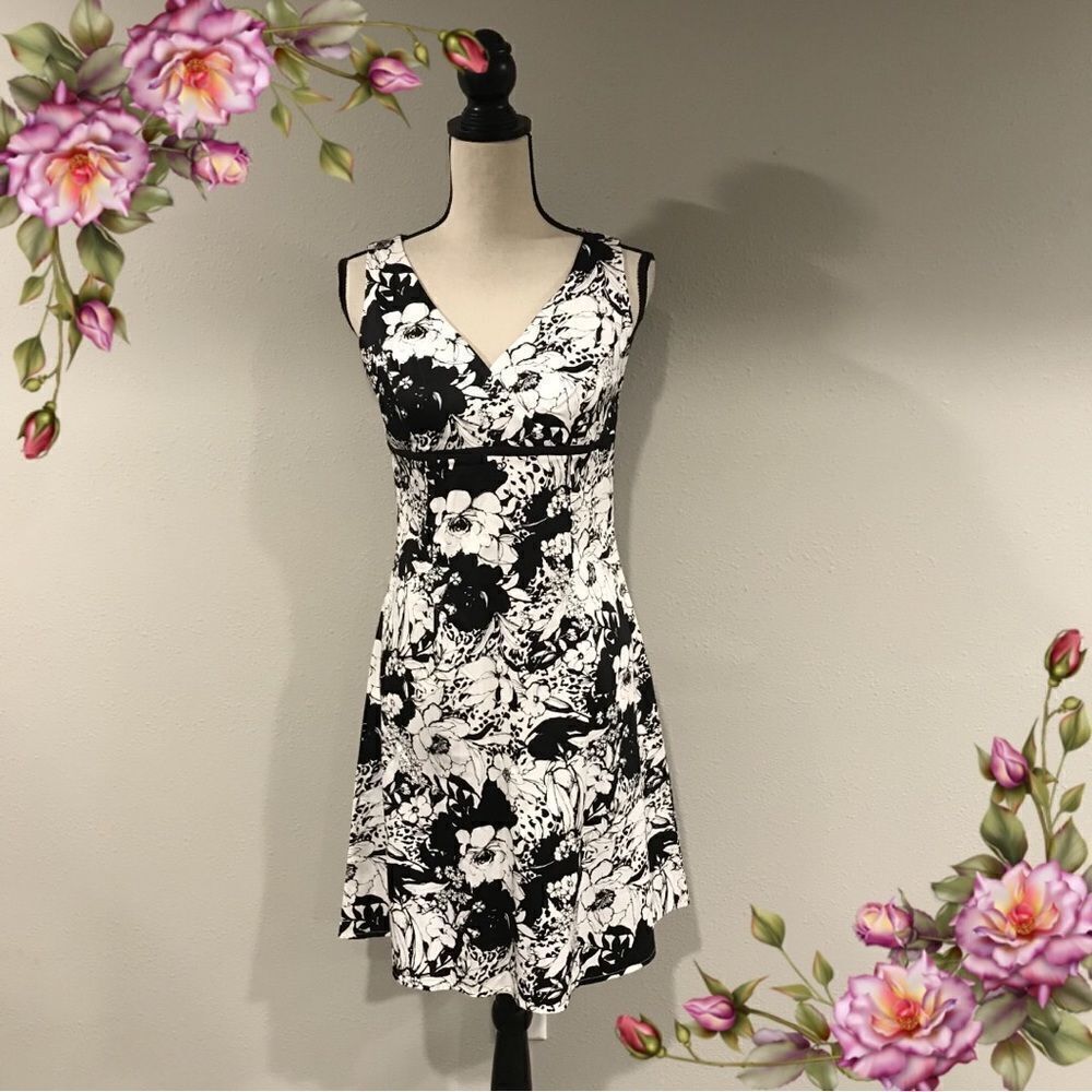 Vintage Sleeveless floral v-neck formal mini dress size 4